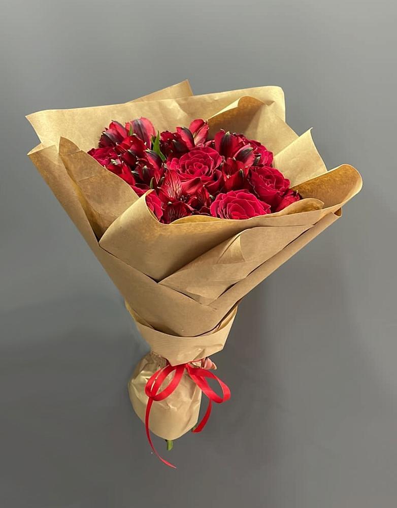 Букет цветов из: Альстромерии и Розы в Толстяково