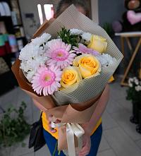 Букет цветов из:  Герберы, Розы и Хризантемы в Толстяково