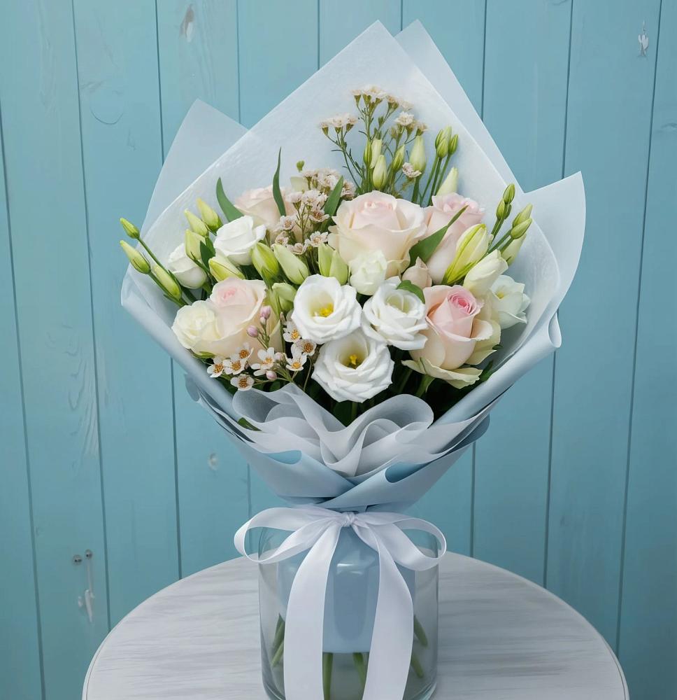 Букет цветов из: Розы и Лизиантусы в Толстяково