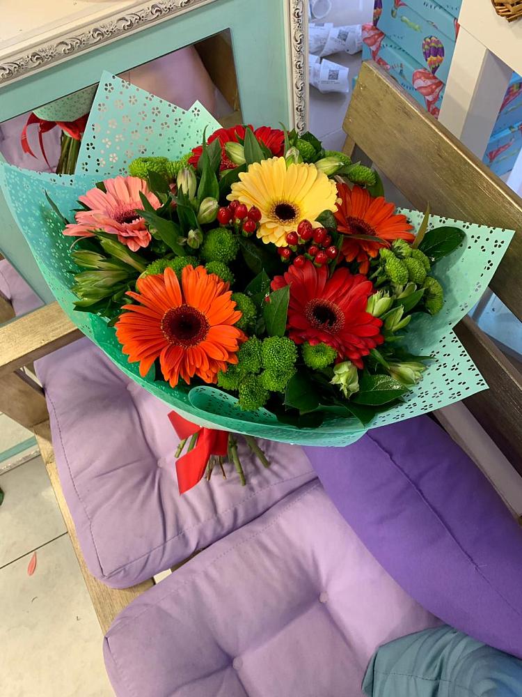 Букет цветов из: Герберы, Хризантемы и Альстромерии в Толстяково