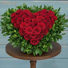 Цветочная композиция из Розы в виде сердца в Толстяково