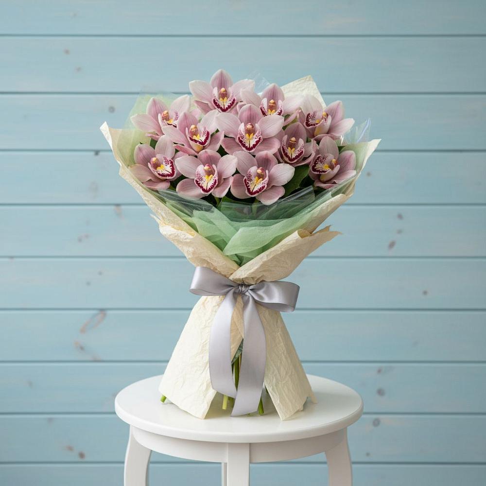 Букет цветов из: Орхидеи и Розы в Толстяково