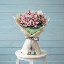 Букет цветов из:  Орхидеи и Розы в Толстяково
