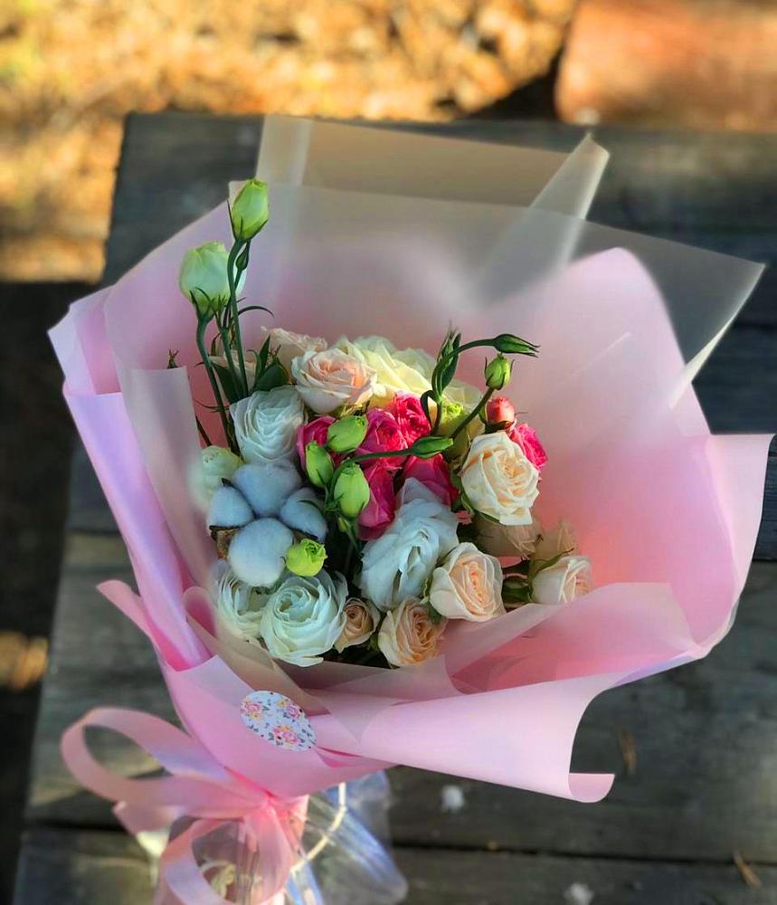 Букет цветов из: Розы и Лизиантусы в Толстяково