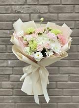 Букет цветов из:  Гвоздики, Розы, Лизиантусы и Хризантемы в Толстяково