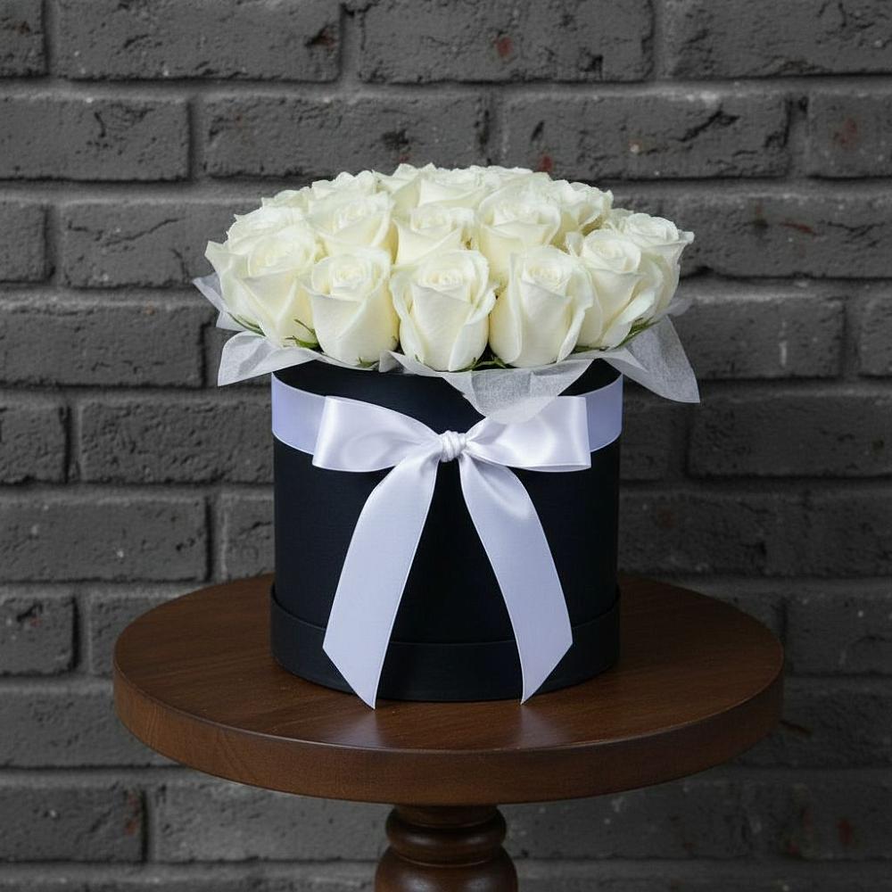 Цветочная композиция из Розы в шляпной коробке в Толстяково