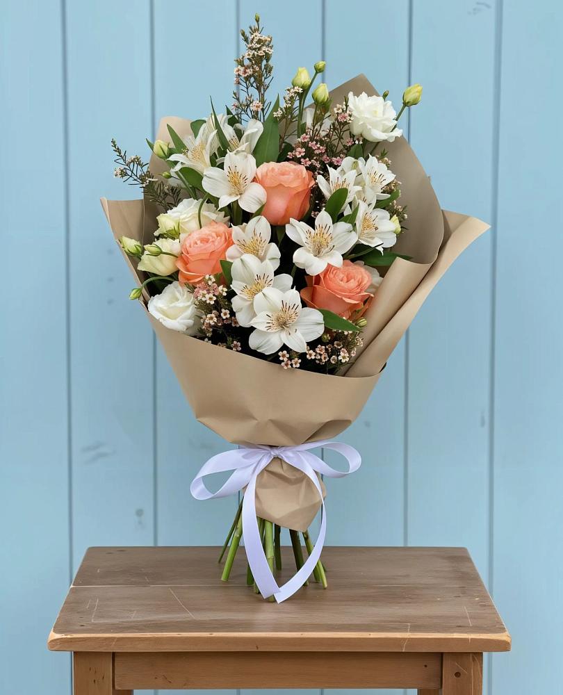 Букет цветов из: Альстромерии, Лизиантусы, Розы и Хризантемы в Толстяково