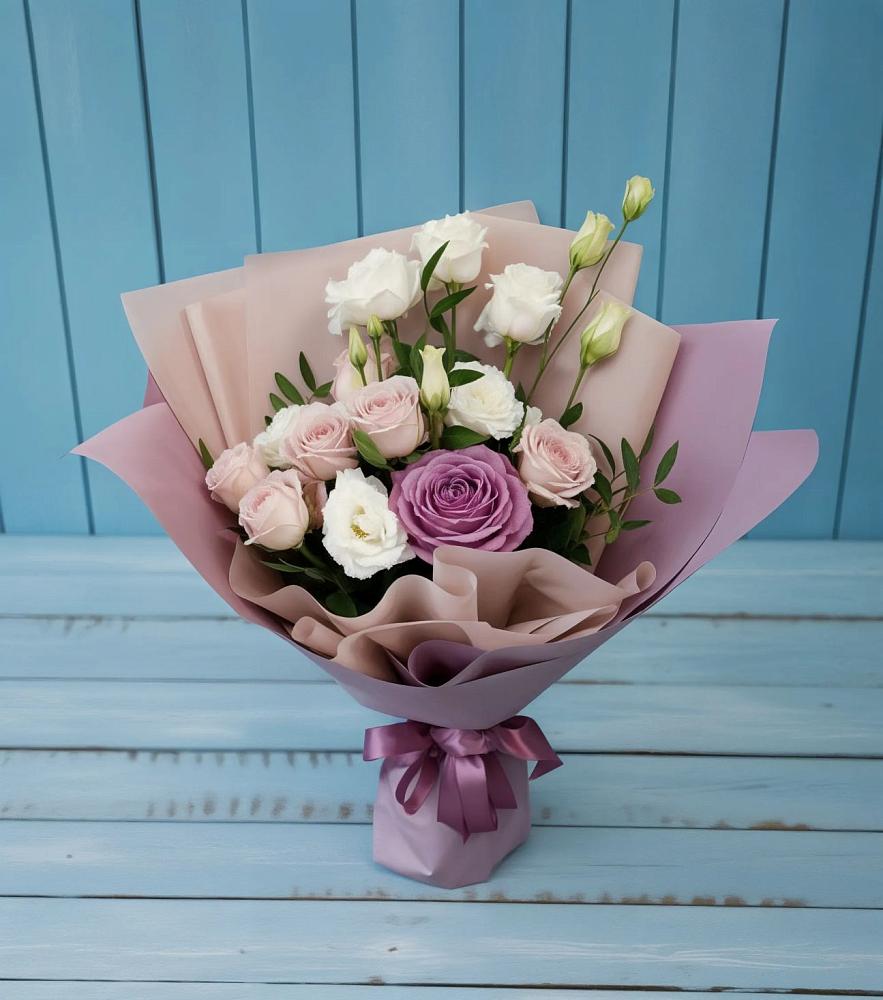 Букет цветов из: Розы и Лизиантусы в Толстяково